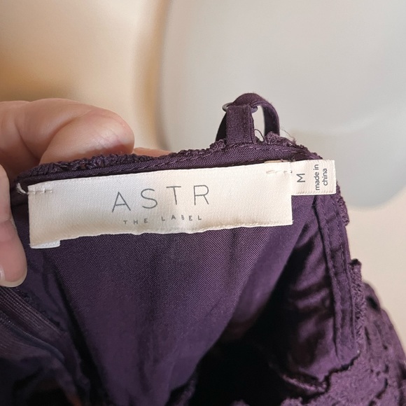 ASTR the Label Revolve Lace Midi Dress Size Medium purple cocktail wedding guest - Picture 7 of 7
